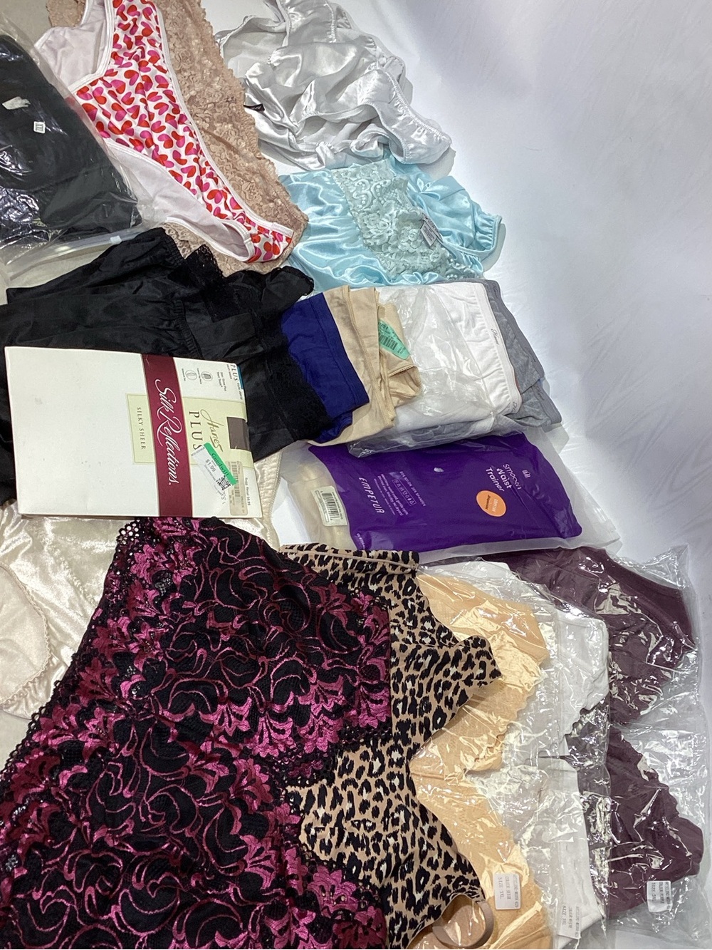 3XL Lingerie Lot 27 Pc Lot shapers Undies Slips Stockings Modern/Vintage
